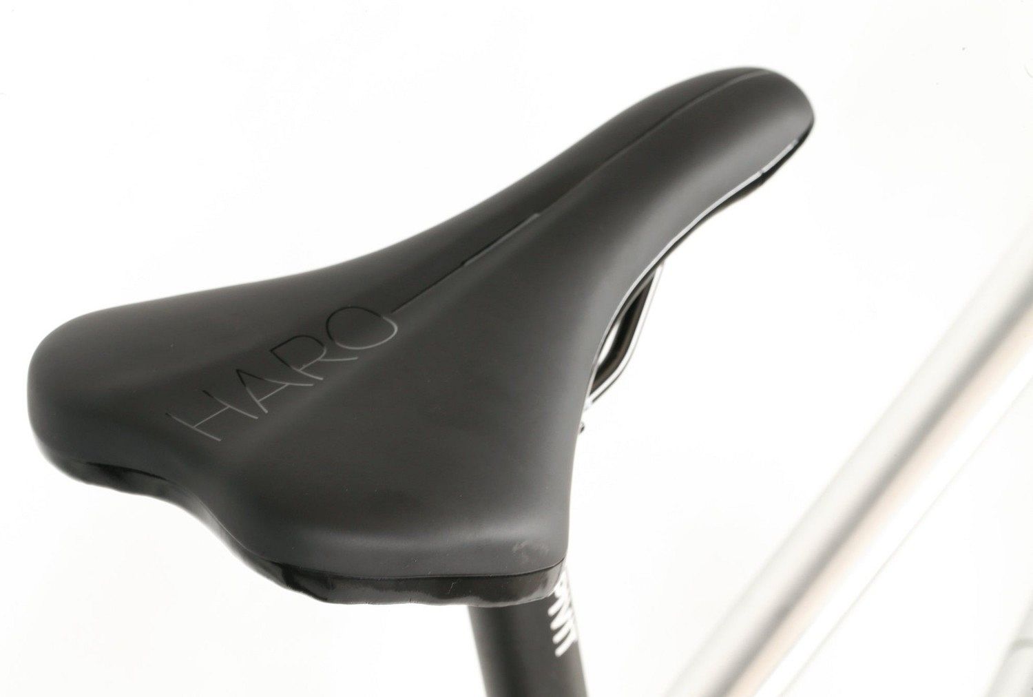 Велосипед Haro Beasley DLX 27.5 (2021), рама 21" (185-195 см), серебристый Велосипед Haro Beasley DLX 27.5 (2021), рама 21" (185-195 см), серебристый