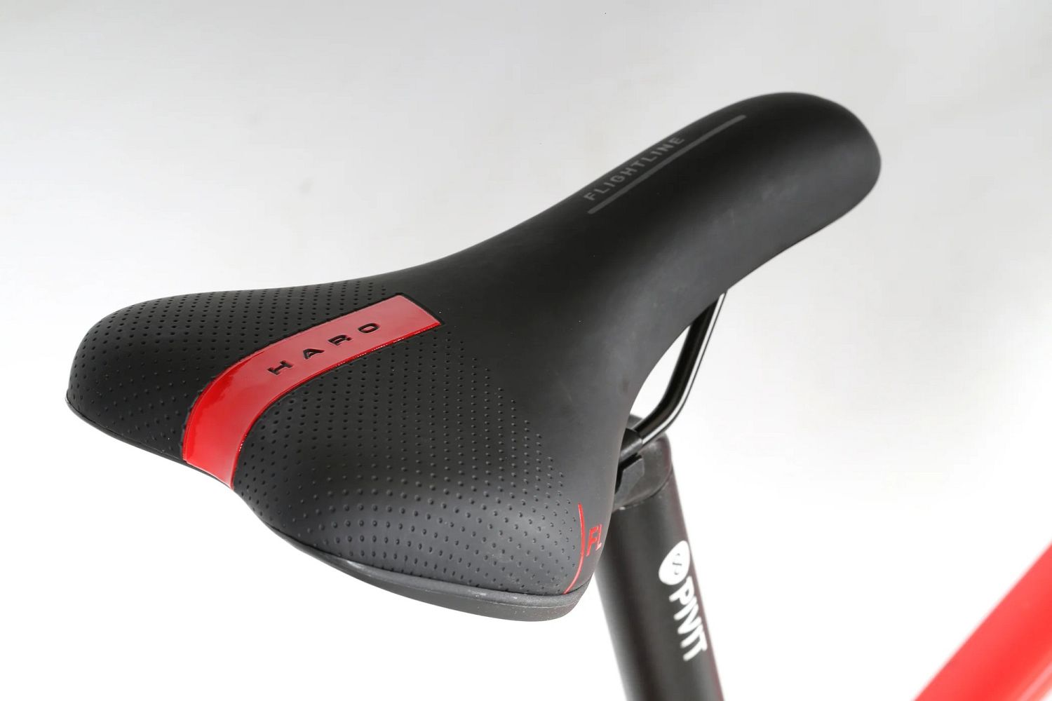 Велосипед HARO Flightline Two 27.5 (2021), рама 20" (175-185 см), красный Велосипед HARO Flightline Two 27.5 (2021), рама 20" (175-185 см), красный