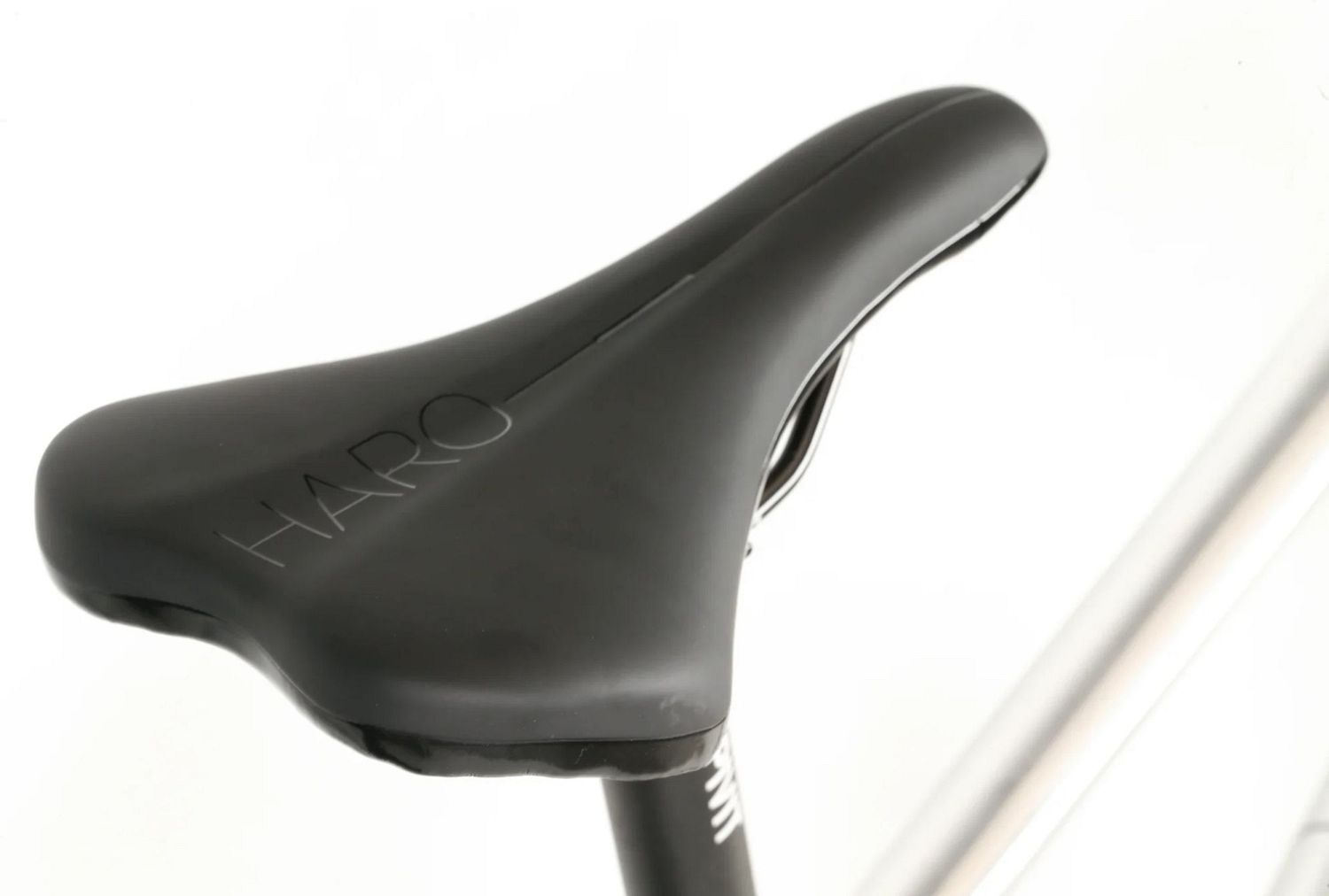 Велосипед Haro Beasley DLX 27.5 (2021), рама 17" (165-175 см), серебристый Велосипед Haro Beasley DLX 27.5 (2021), рама 17" (165-175 см), серебристый