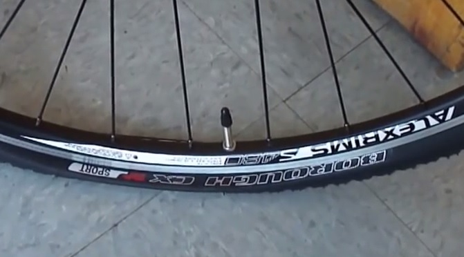 Видео: Повышаем удобство накачивания шин с клапаном PRESTA