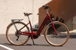 Велосипед Cube Ella Ride Hybrid 500 (2022), рама 50 см, красный